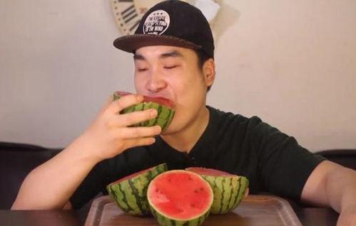 有纹身的网红吃瓜 第3张 有纹身的网红吃瓜 第3张